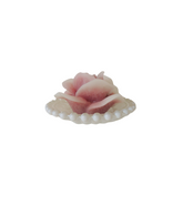 Piattino in vetro laccato con rosa in cera
